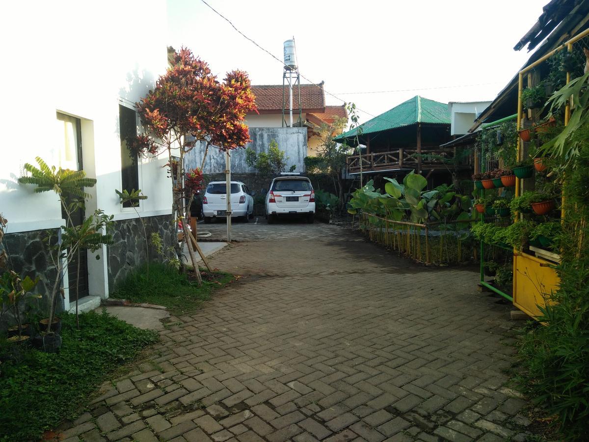 Susi Homestay Batu  Exterior photo