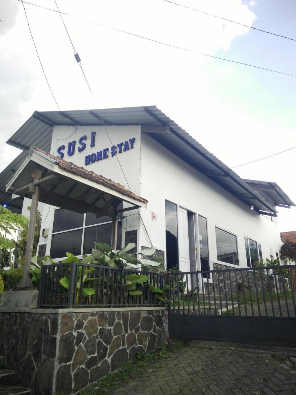 Susi Homestay Batu  Exterior photo