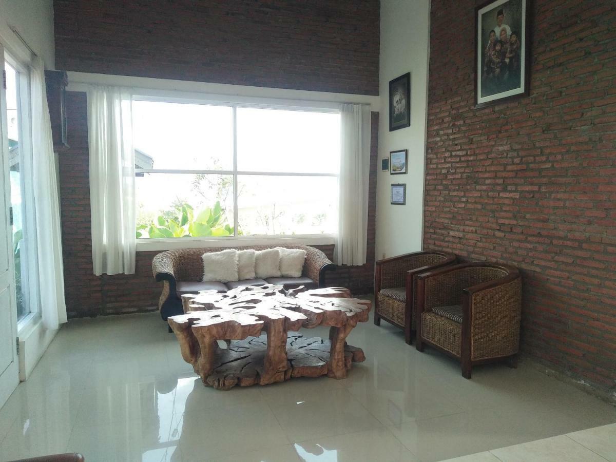 Susi Homestay Batu  Exterior photo