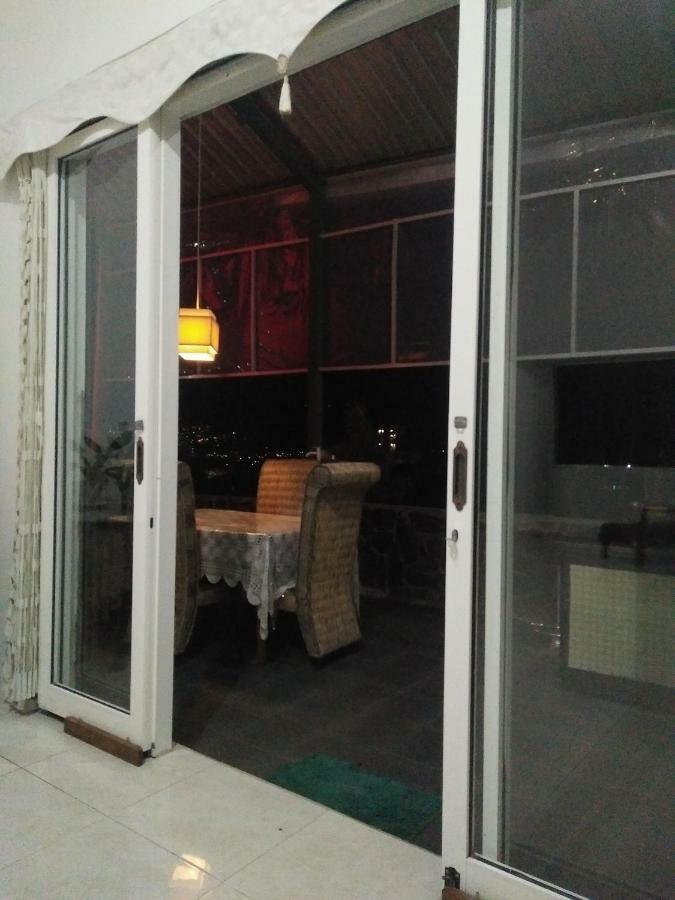 Susi Homestay Batu  Exterior photo